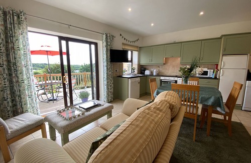 Clifden Cottage | Apartment 432 - Clifden - sleeps 2 guests in 1 bedroom