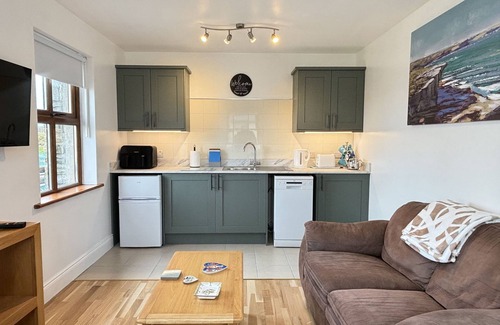 Clifden Cottage | Apartment 471 - Clifden - sleeps 4 guests in 2 bedrooms
