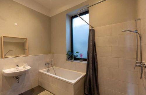 Abtnaundorf Apartment | Apartment ∙ 5 bedrooms ∙ 15 guests