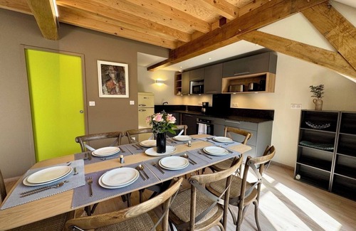Le Palais Apartment | Apartment '6 - Seigneurie Fouquet - Cocagne' with Wi-Fi