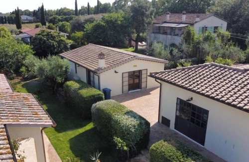 Capalbio Apartment | Apartment '6' with Shared Pool, Wi-Fi and Air Conditioning