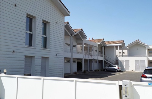 Andernos-les-Bains Apartment | apartment 600 m from the basin with terrace, quiet town center