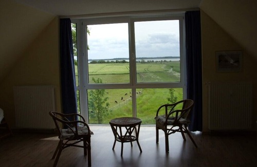 Fahrhof Apartment | Apartment 87 sqm to relax between Breetzer Bodden u. Rassower electricity