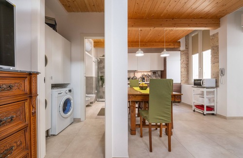 Cagliari Apartment | Apartment 'A Casa Di Gianna' with Wi-Fi and Air Conditioning