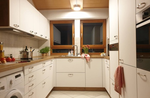 Uehlingen-Birkendorf Apartment | Apartment 'Alter Farbhof' with Private Terrace, Shared Garden and Wi-Fi