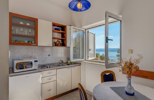 Lokva Rogoznica Apartment | Apartment A4 with Swimming Pool, Whirlpool and Big Terrace