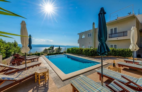Lokva Rogoznica Apartment | Apartment A4 with Swimming Pool, Whirlpool and Big Terrace