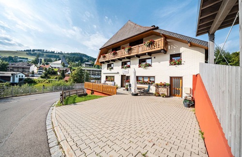 Todtnauberg Apartment | Apartment 'Abendsonne' with Mountain View, Shared Terrace and Wi-Fi