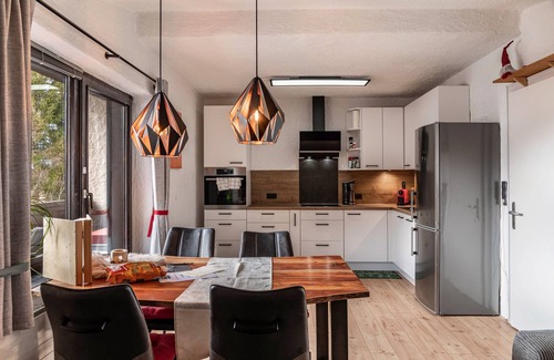 Weidach Apartment | Apartment 'Adlerblick' with Mountain View, Balcony and Wi-Fi