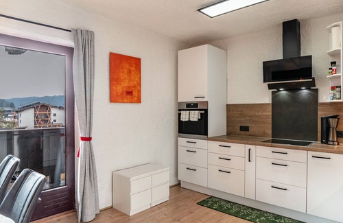 Weidach Apartment | Apartment 'Adlerblick' with Mountain View, Balcony and Wi-Fi