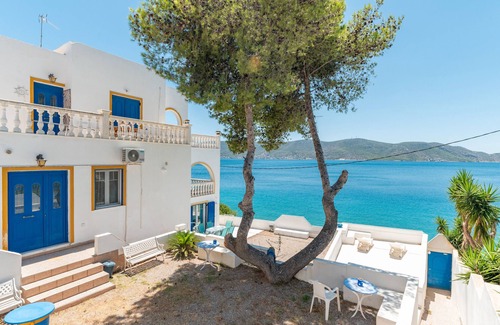 Salamis Apartment | Apartment 'Afroditi' with Sea View, Wi-Fi and Air Conditioning