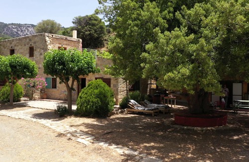 Kato Simi Apartment | Apartment 'Akros Oreon Afentis' with Mountain View, Private Terrace and Wi-Fi