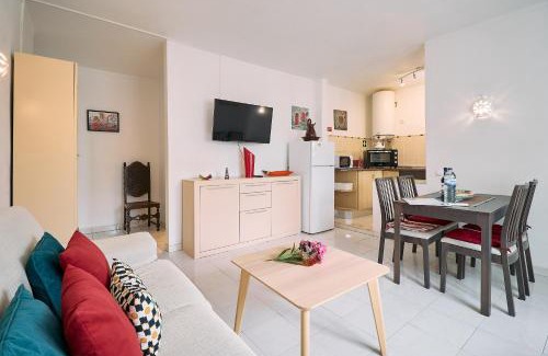 Vale de Centianes Apartment | Apartment Al Gharb