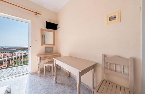 Parga Apartment | Apartment 'Alex Bar 4' with Sea View, Wi-Fi and Air Conditioning