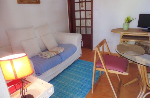 Silves Apartment | Apartment "Algarve beach-rural Family Friendly" with Shared Pool & Wi-Fi