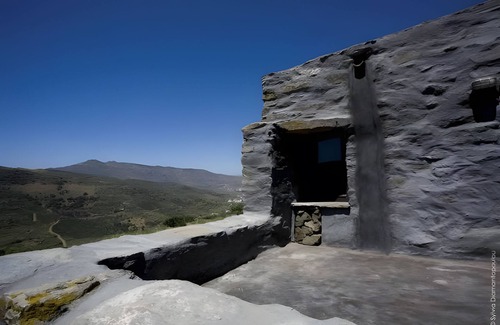 Tinos Apartment | Apartment 'Alonaki Tinos Rental' with Mountain View, Wi-Fi and Air Conditioning
