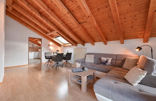 Sonthofen Apartment | Apartment 'Alpenvogel' with Mountain View, Balcony and Wi-Fi