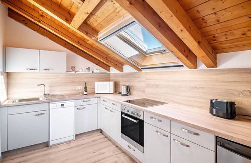 Sonthofen Apartment | Apartment 'Alpenvogel' with Mountain View, Balcony and Wi-Fi