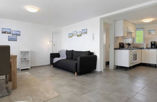 Norderhafen Apartment | Apartment 'Am Nordseedeich' with Private Terrace and Wi-Fi