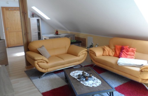 Lauenstein Apartment | Apartment 'Am Schloss Lauenstein Dachgeschoss' with Private Terrace and Wi-Fi