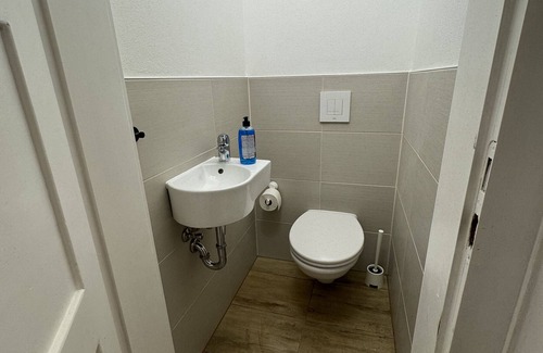 Ortsmitte House | Apartment 'Am Südwall Rechts, 140qm' with Private Terrace, Shared Garden and Wi-Fi