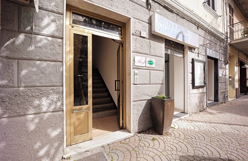Albenga Apartment | Apartment 'Ama' with Balcony, Wi-Fi and Air Conditioning