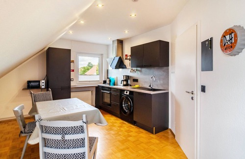 Warburg Apartment | Apartment 'An Der Ohme' with Private Garden, Balcony and Wi-Fi