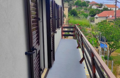 Knez Apartment | Apartment Andela - comfortable and affordable - Mali Iz (Island Iz), Zadar riviera, Croatia