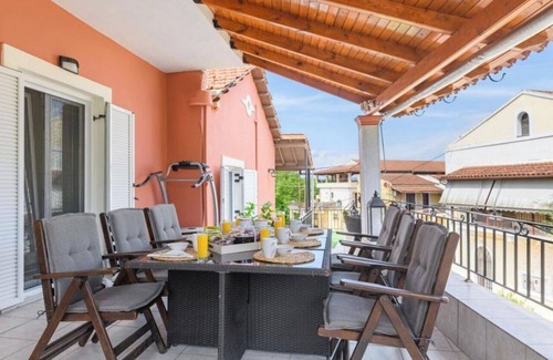 Corfu Apartment | Apartment "Angela a la Corfu" with Shared Pool & Wi-Fi