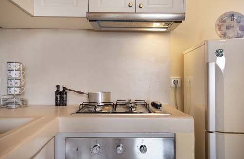 Kithira Apartment | Apartment 'Angel’s 1' with Shared Terrace, Wi-Fi and Air Conditioning