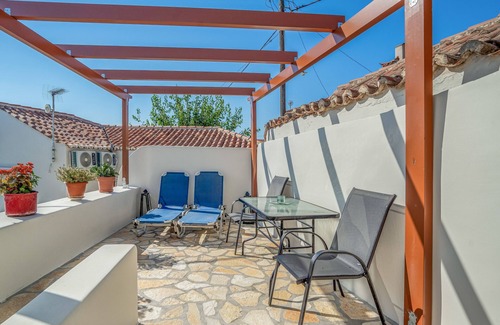 Kithira Apartment | Apartment 'Angel’s Studio' with Shared Terrace, Wi-Fi and Air Conditioning
