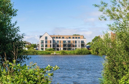 Norderhafen Apartment | Apartment "Ankergold" with Dike View, Balcony & Wi-Fi