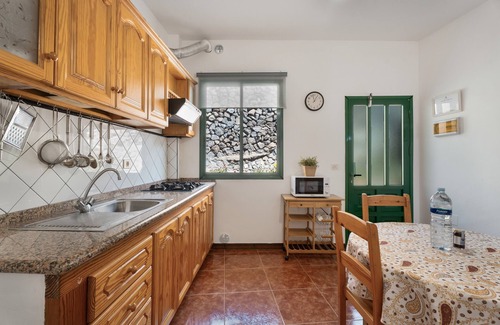 Valle Gran Rey Apartment | Apartment 'Apartamento Nayara C' with Sea View, Shared Terrace and Wi-Fi