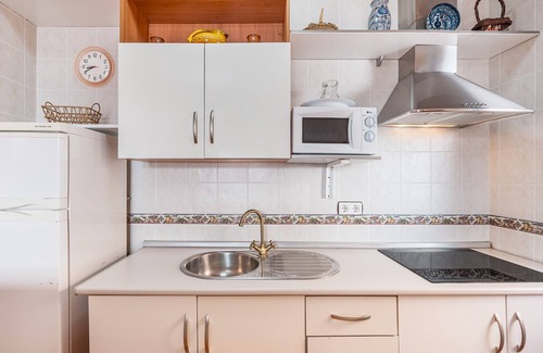 Guejar Sierra Apartment | Apartment 'Apartamento De 2 A 4 Personas' with Lake View, Balcony and Wi-Fi