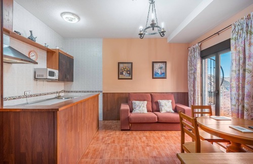 Guejar Sierra Apartment | Apartment 'Apartamento De 2 A 4 Personas' with Balcony and Wi-Fi