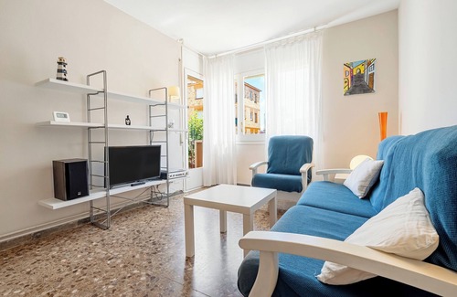 Sant Salvador Apartment | Apartment 'Apartament Platja De Sant Salvador' with Private Terrace, Balcony and Wi-Fi