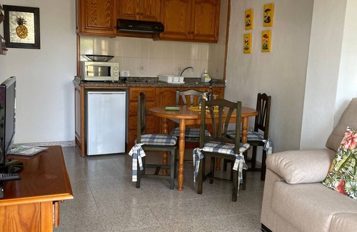 Los Llanos de Aridane Apartment | Apartment 'Apartamento 1' with Shared Pool, Private Terrace and Wi-Fi