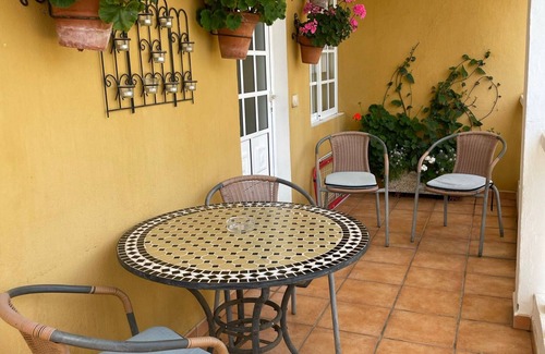 Los Llanos de Aridane Apartment | Apartment 'Apartamento 1' with Shared Pool, Private Terrace and Wi-Fi