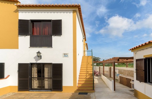 Porto Covo Apartment | Apartment 'Apartamento B' with Sea View, Shared Pool and Wi-Fi