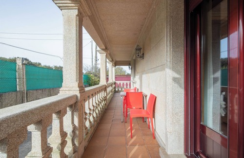 Cangas Apartment | Apartment 'Apartamento 01 Bajo' with Shared Pool, Private Terrace and Wi-Fi