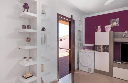 Arico Apartment | Apartment Apartamento Porís close to the Beach with Shared Pool & Wi-Fi