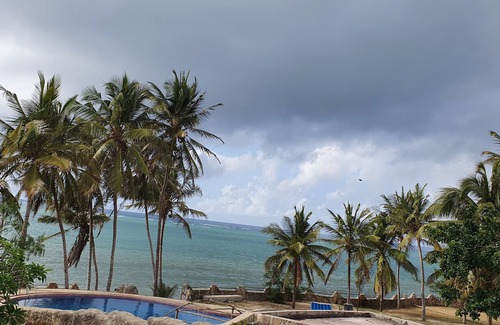 Shanzu Condo | Apartment apartment on the seafront La Mera Beach Apartments