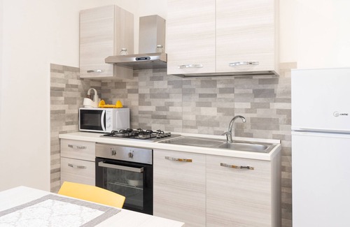 Custonaci Apartment | Apartment 'Appartamento Primo Piano 4' with Shared Terrace, Wi-Fi and Air Conditioning