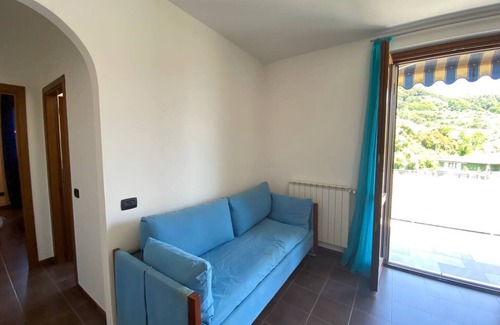 La Foce Apartment | Apartment 'Appartamento La Valle Degli Ulivi' with Sea View, Private Terrace and Wi-Fi