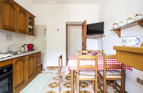 Lotzorai Apartment | Apartment 'Appartamento Orto Degli Ulivi' with Private Terrace, Private Garden and Wi-Fi