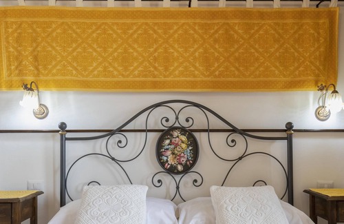 Sassari Apartment | Apartment "Appartamento Tre Posti" with Sea View, Pool, Wi-Fi, Garden & Terrace