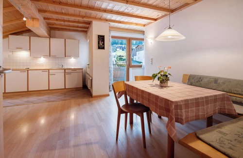 Resia Apartment | Apartment 'Appartements Egart 3' with Lake View, Balcony and Wi-Fi