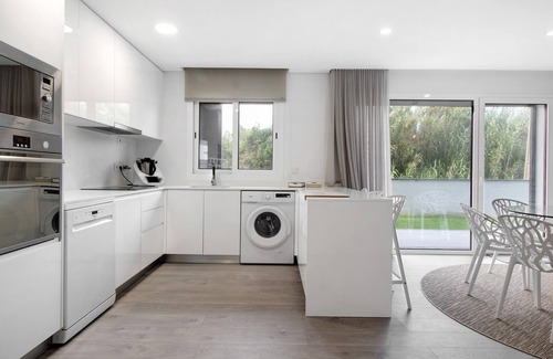 Apulia Apartment | Apartment "Apúlia" with Shared Pool & Wi-Fi