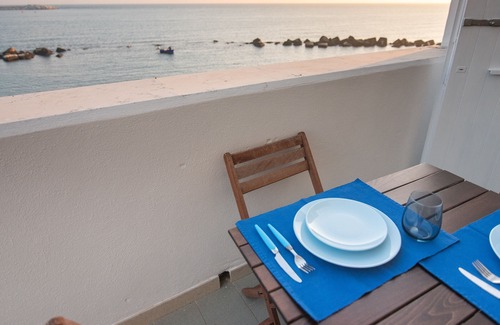 Molfetta Apartment | Apartment 'Aquamarine' with Sea View, Balcony and Wi-Fi