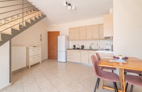 Argostoli Town Apartment | Apartment 'Ardavani City 10' with Sea View, Wi-Fi and Air Conditioning